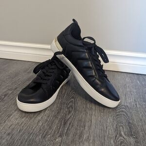 2/$15 Woman's Ardene Black & White Shoes Quilted Lace Up Shoes/Sneakers-Size 10